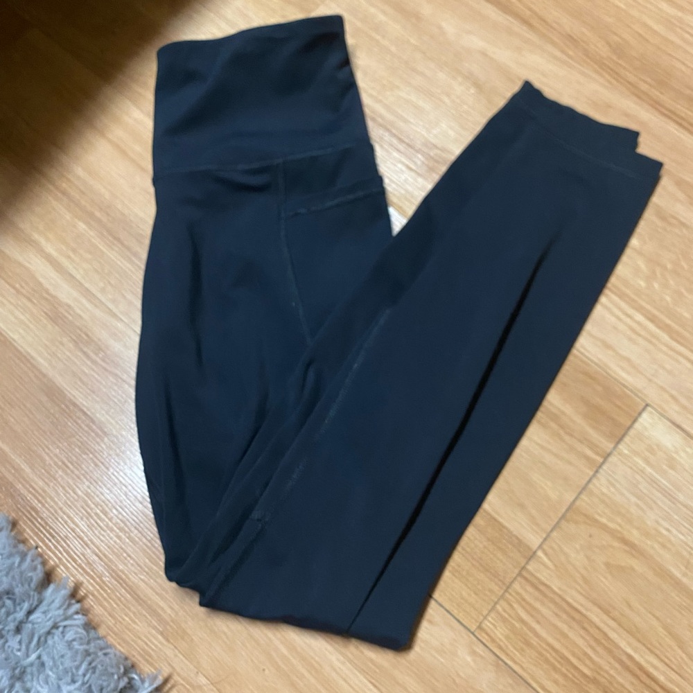 Black old navy 7/8 ankle powersoft leggings size medium